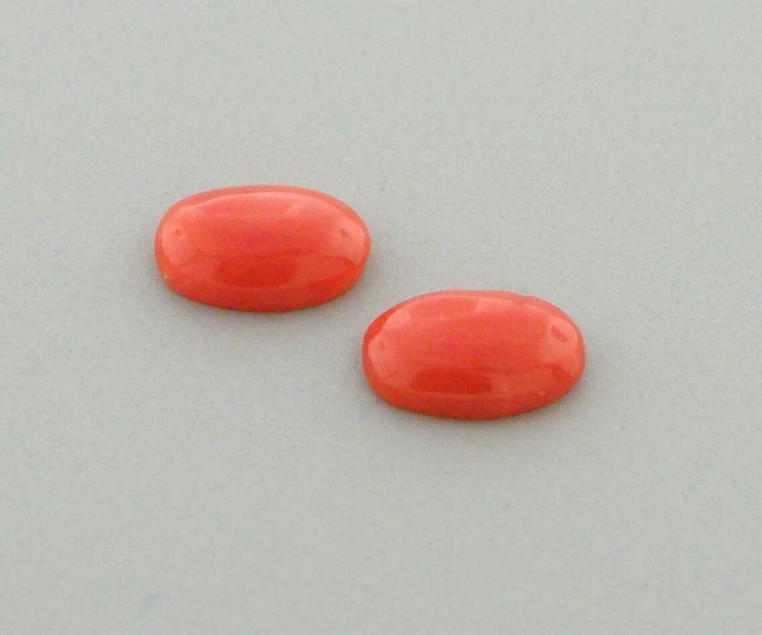 NATURAL UNTREATED 7x5mm SEA CORAL OVAL SHAPE RED OX BLOOD CABOCHON MATCHING PAIR (1 of 2)