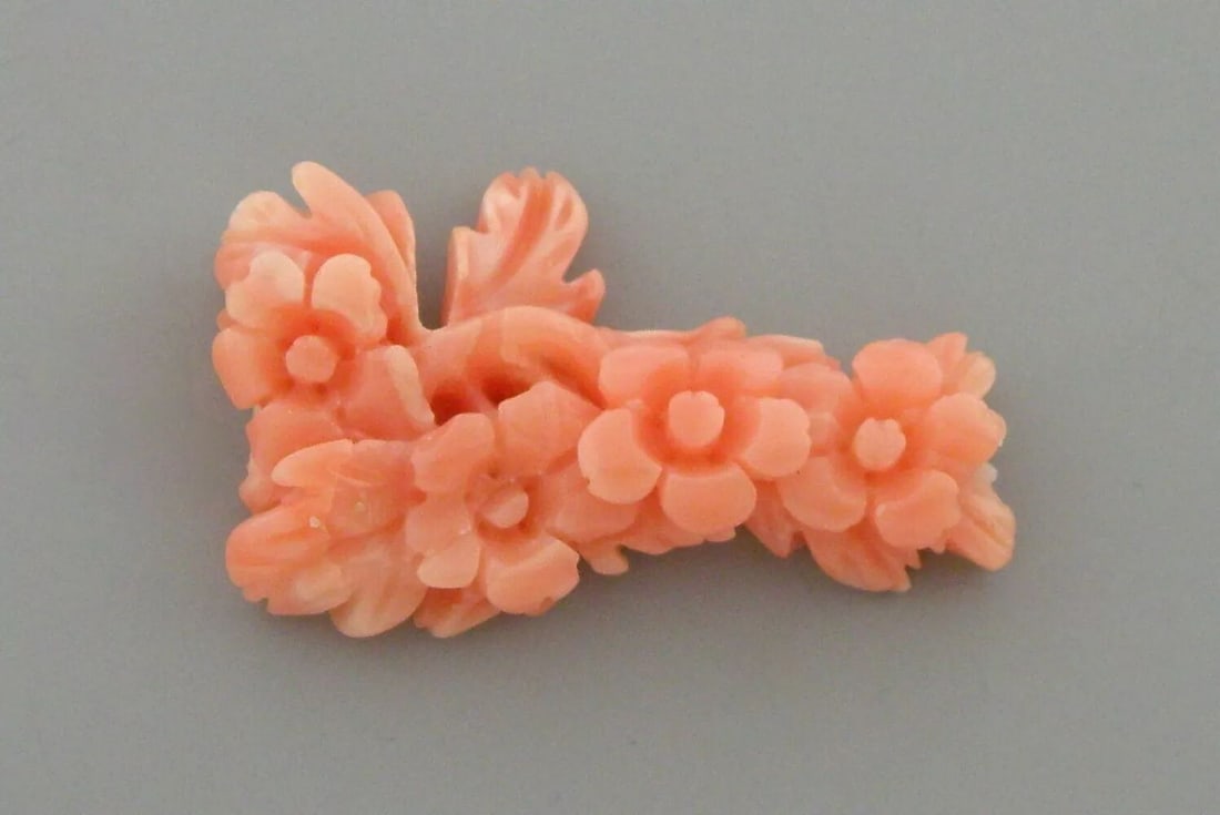NATURAL UNTREATED 35ct CORAL DARK PINK SALMON COLOR FLOWER BOUQUET: NATURAL UNTREATED 35ct CORAL DARK PINK SALMON COLOR FLOWER BOUQUET LOOSE NATURAL UNTREATED CARVED FLOWER CORAL Carat weight is 35ct Natural untreated sea coral Purchased in Italy many years ago, never
