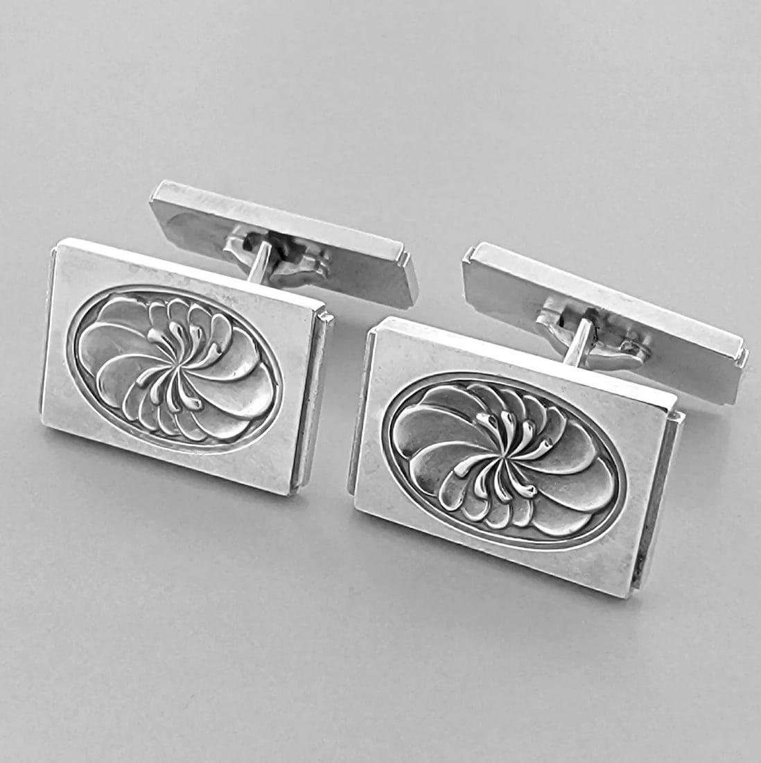 VINTAGE GEORG JENSEN STERLING SILVER FLOWER CUFFLINKS 59A (1 of 2)