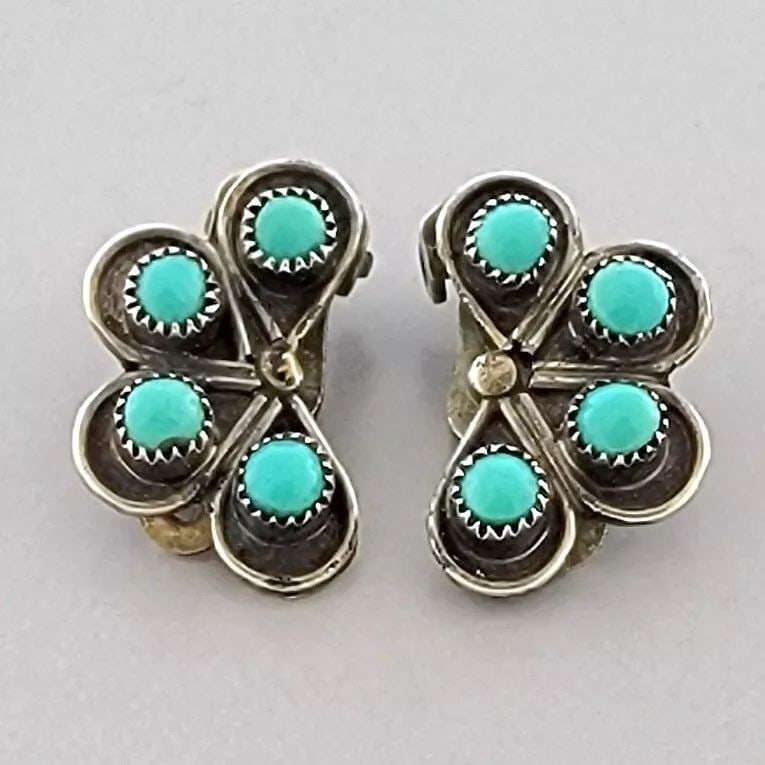 VINTAGE ZUNI STERLING SILVER TURQUOISE SNAKE EYE FAN EARRINGS (1 of 2)