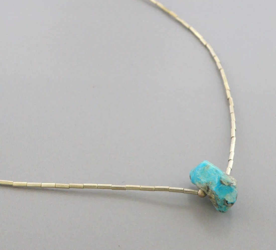 VINTAGE NAVAJO STERLING SILVER TURQUOISE PENDANT NECKLACE (1 of 2)