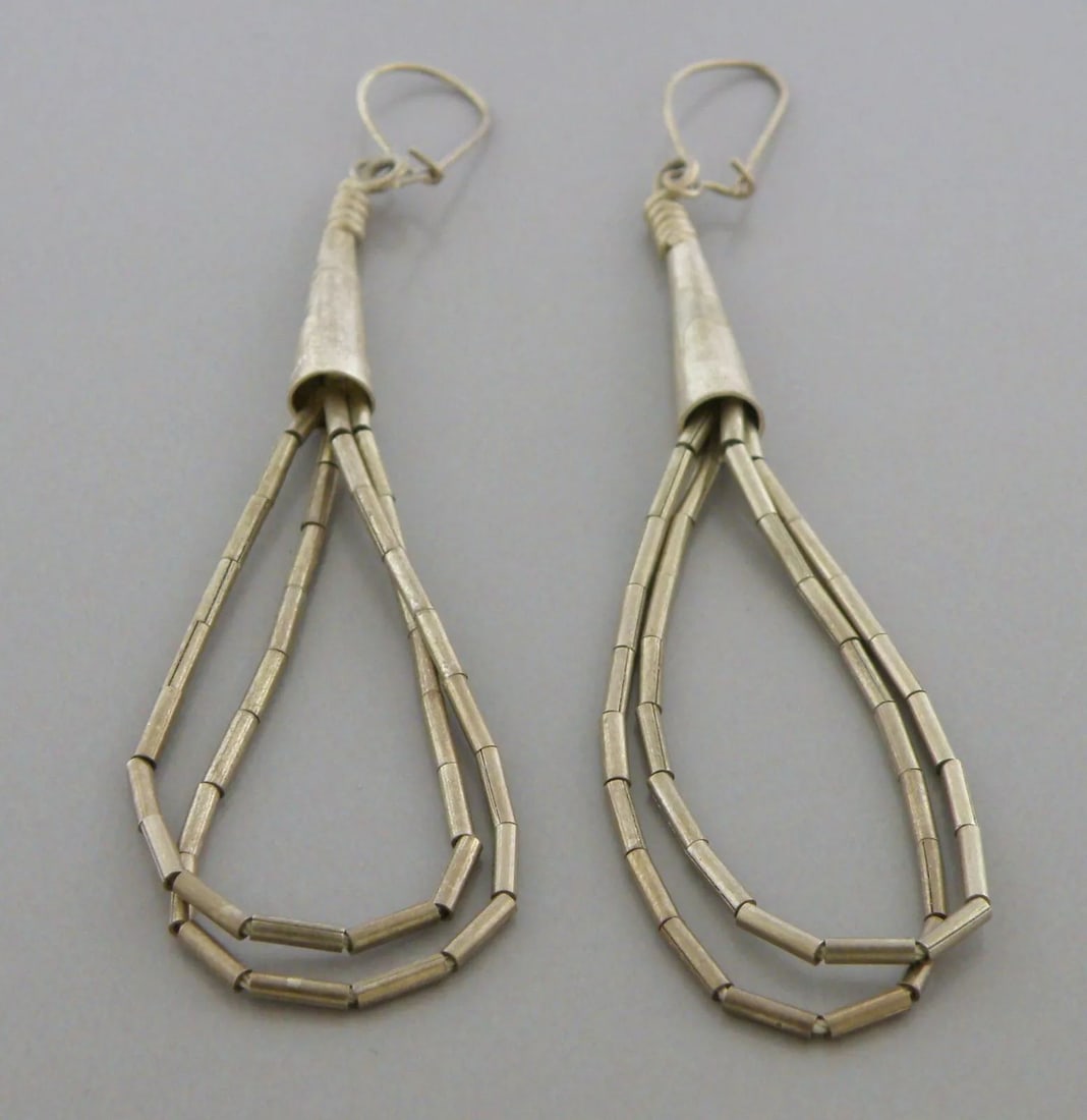 VINTAGE NAVAJO STERLING SILVER DANGLE EARRINGS (1 of 2)