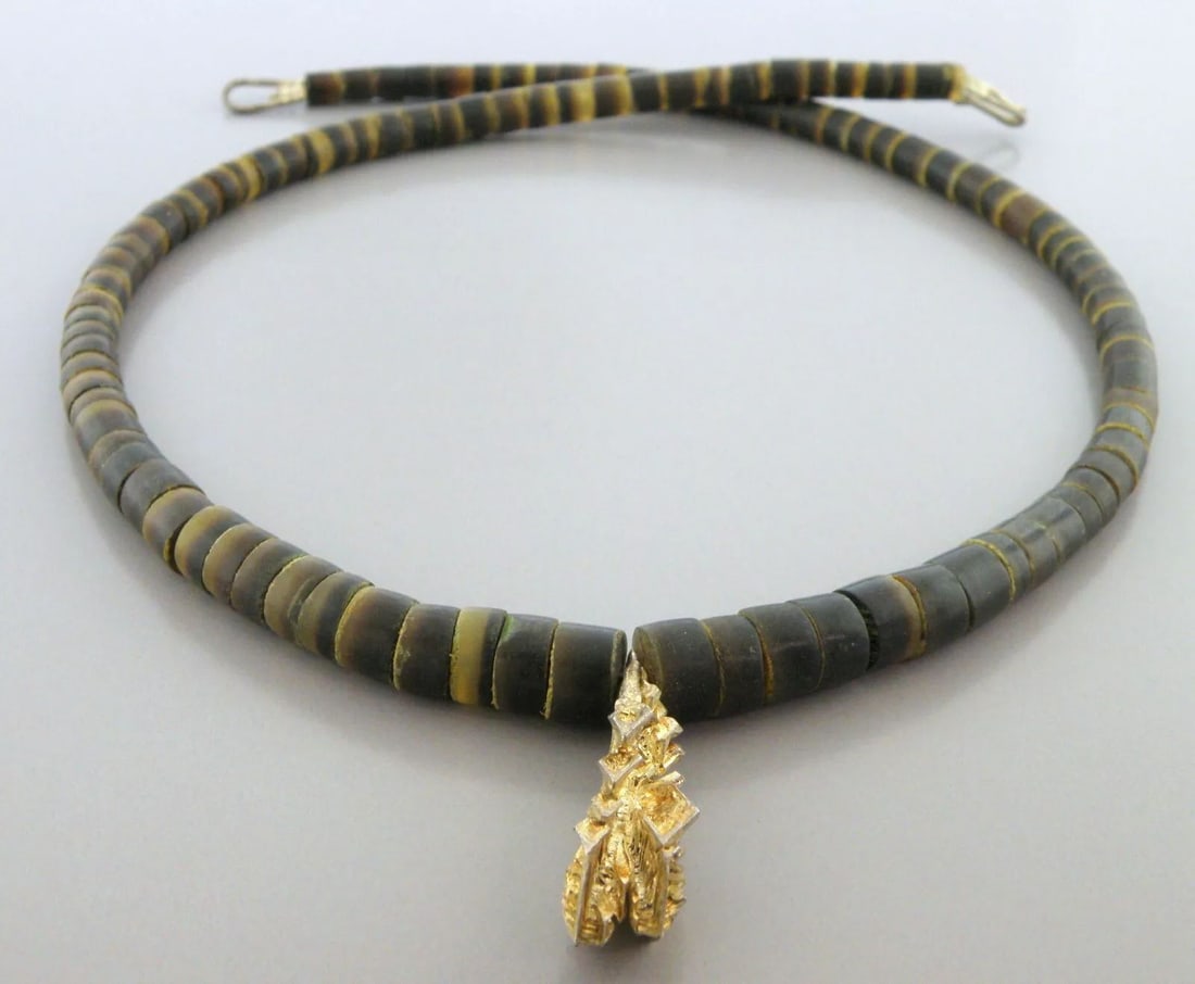 VINTAGE BEAUTIFUL SANTO DOMINGO STERLING SILVER NECKLACE (1 of 2)