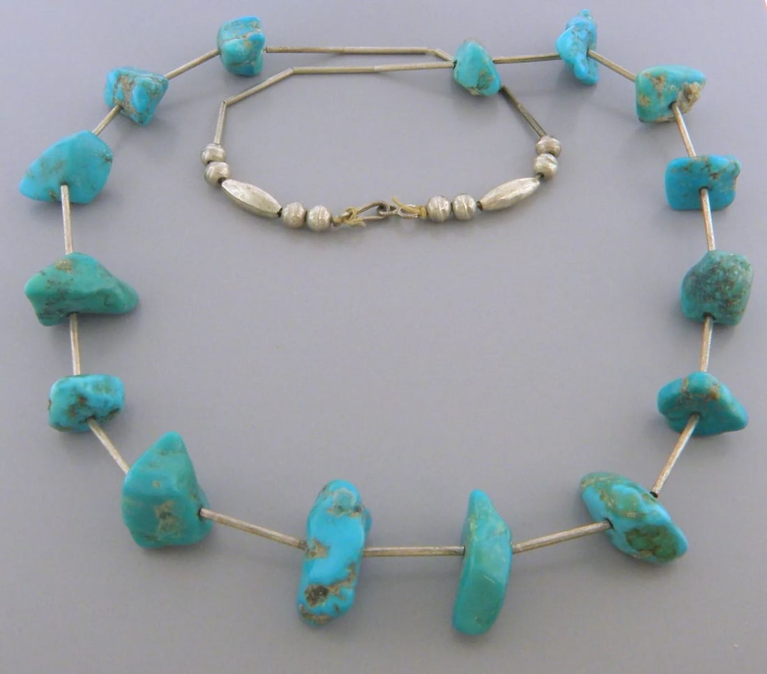 VINTAGE BEAUTIFUL NAVAJO STERLING SILVER NUGGET TURQUOISE NECKLACE LARGE (1 of 2)