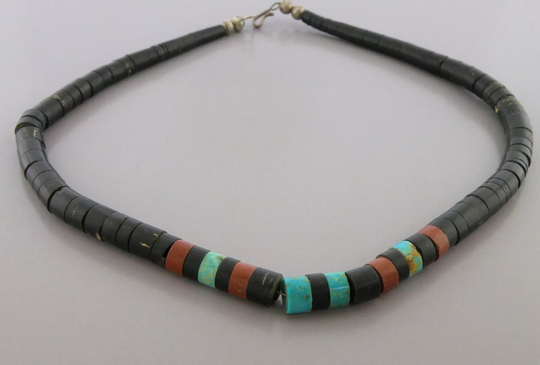 VINTAGE NAVAJO STERLING SILVER HEISHI TURQUOISE CORAL NECKLACE (1 of 2)