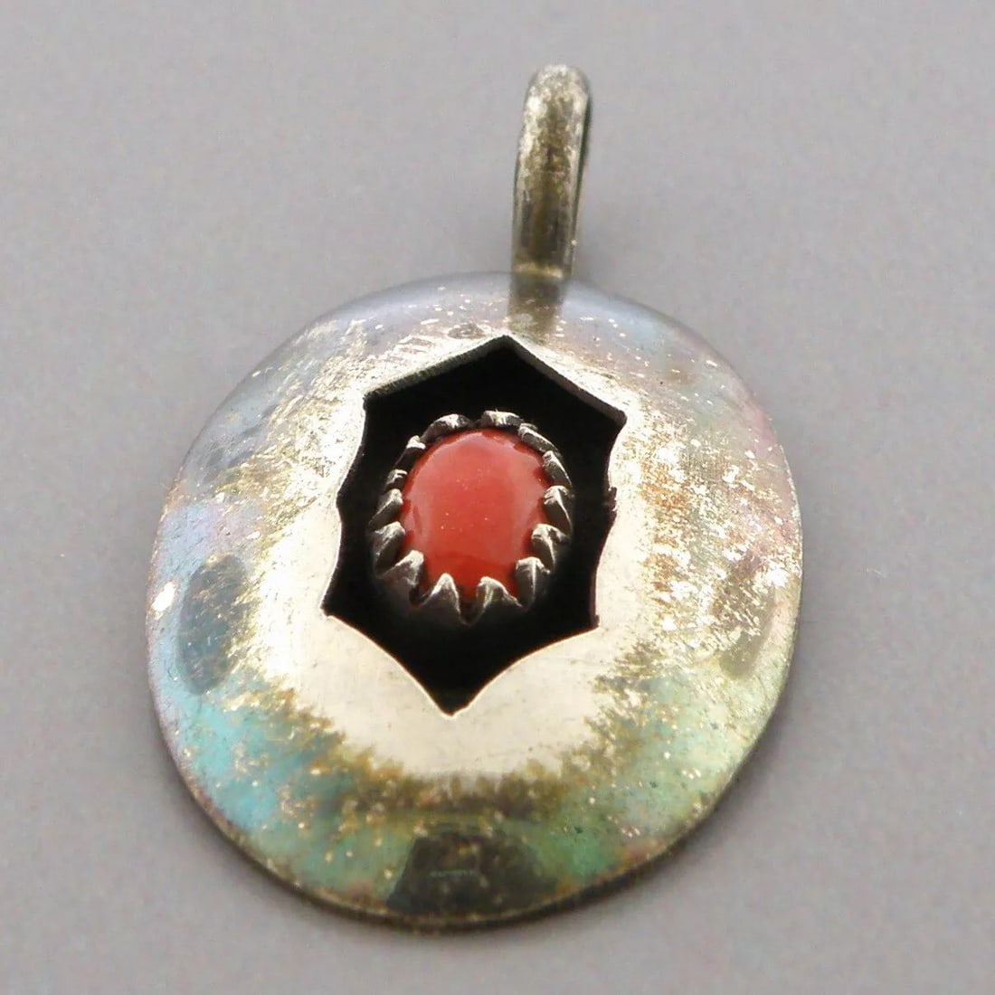 VINTAGE NAVAJO STERLING SILVER CORAL SHADOW BOX PENDANT (1 of 2)