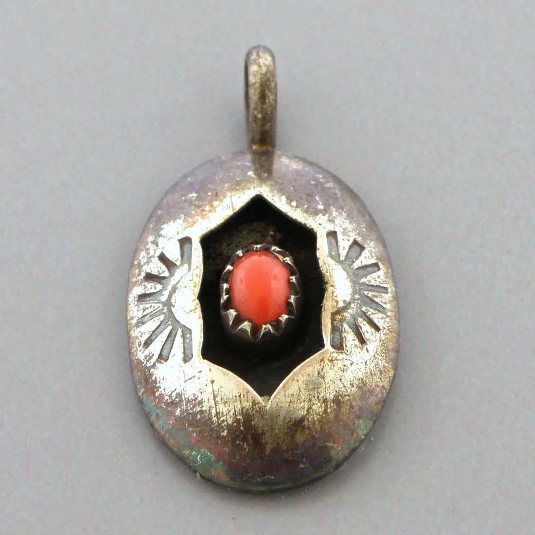 VINTAGE NAVAJO STERLING SILVER CORAL SHADOW BOX PENDANT (1 of 2)