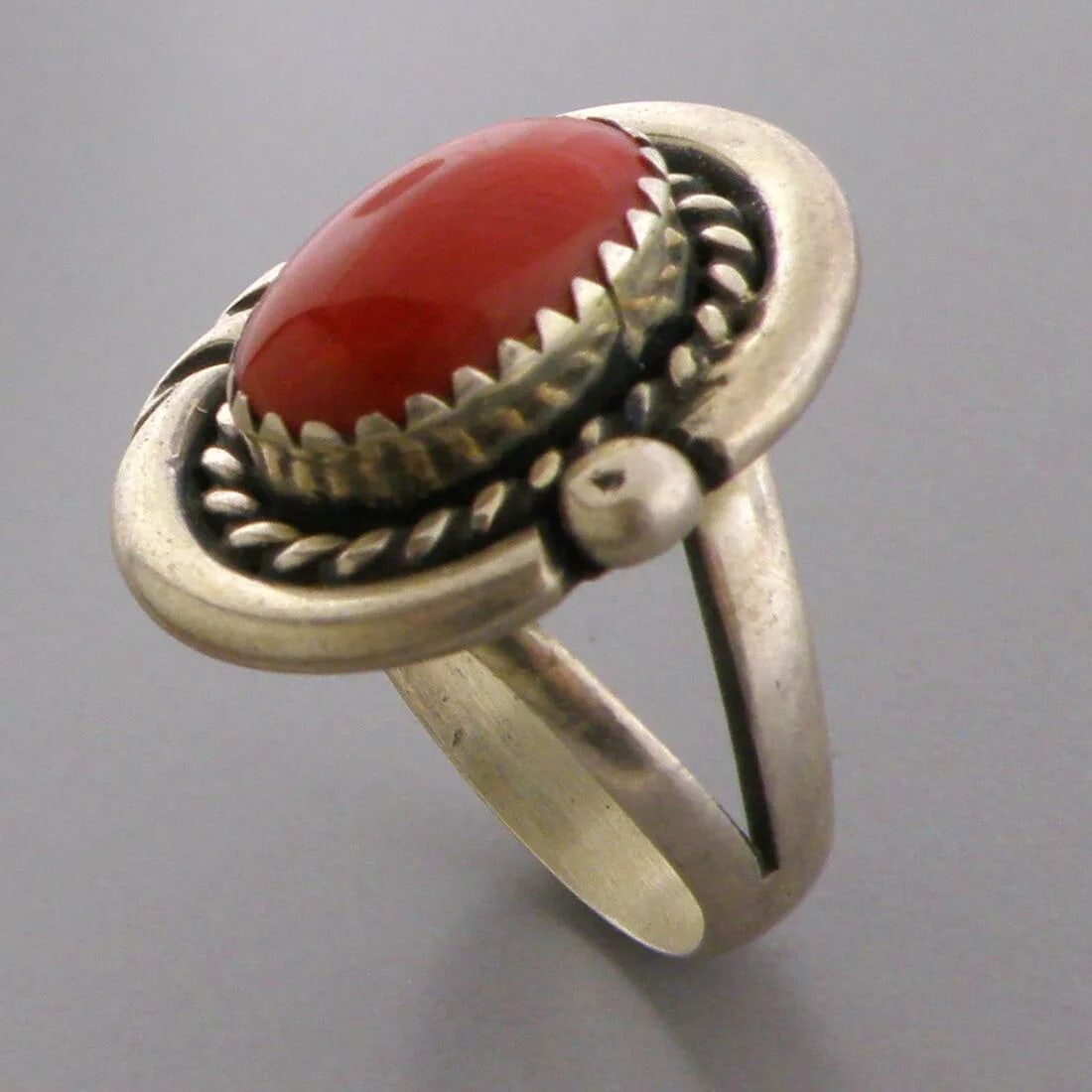 VINTAGE SOUTHWESTERN STERLING SILVER OX BLOOD CORAL RING SIZE 6 (1 of 2)