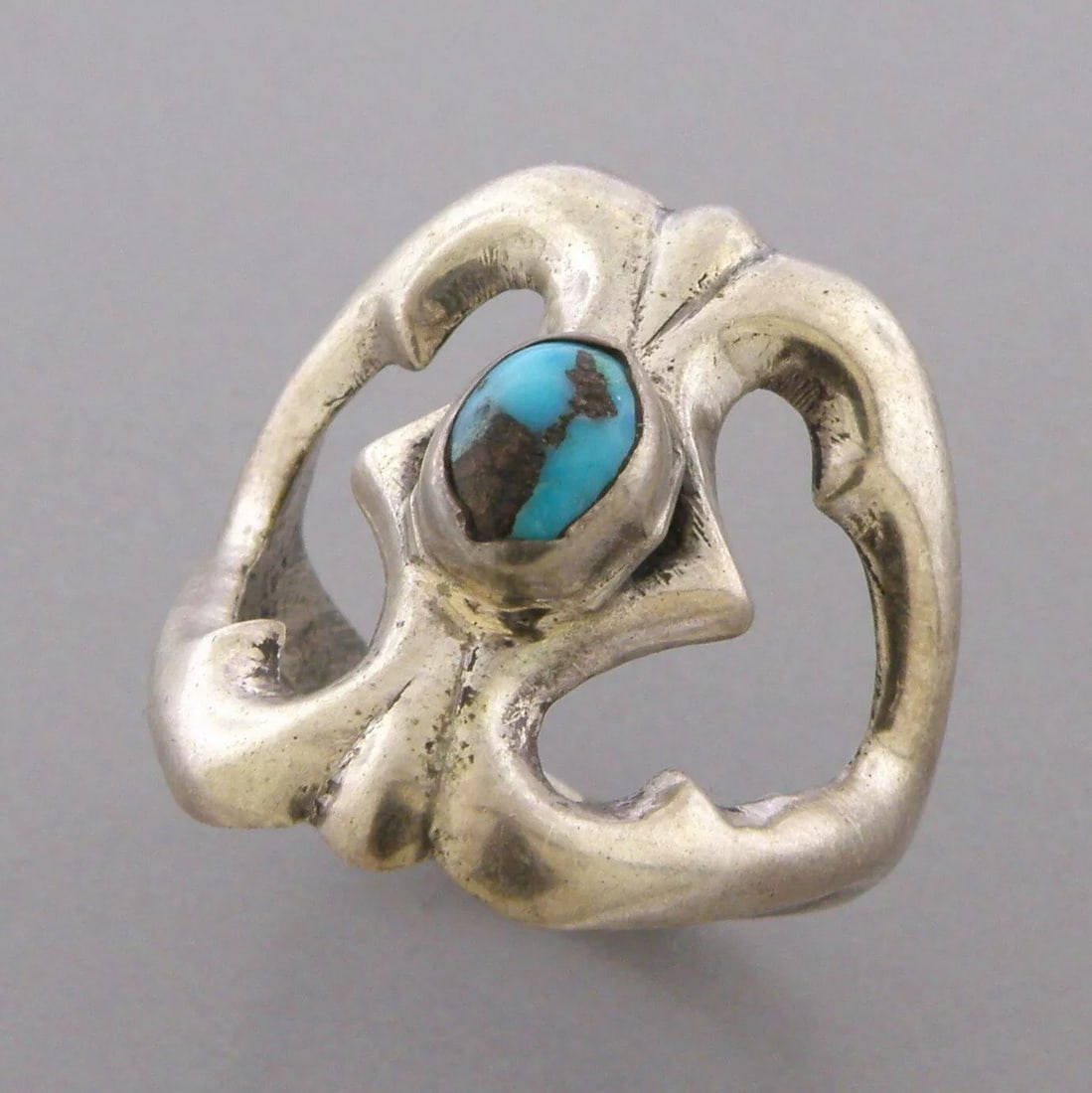 VINTAGE SOUTHWESTERN STERLING SILVER TURQUOISE RING SIZE 8.75 (1 of 2)