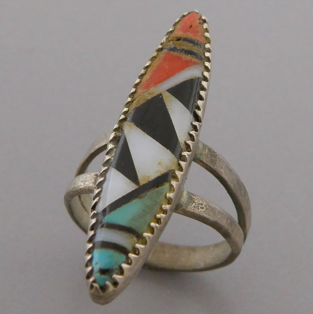 VINTAGE ZUNI STERLING SILVER MOP CORAL ONYX TURQUOISE INLAY RING (1 of 2)