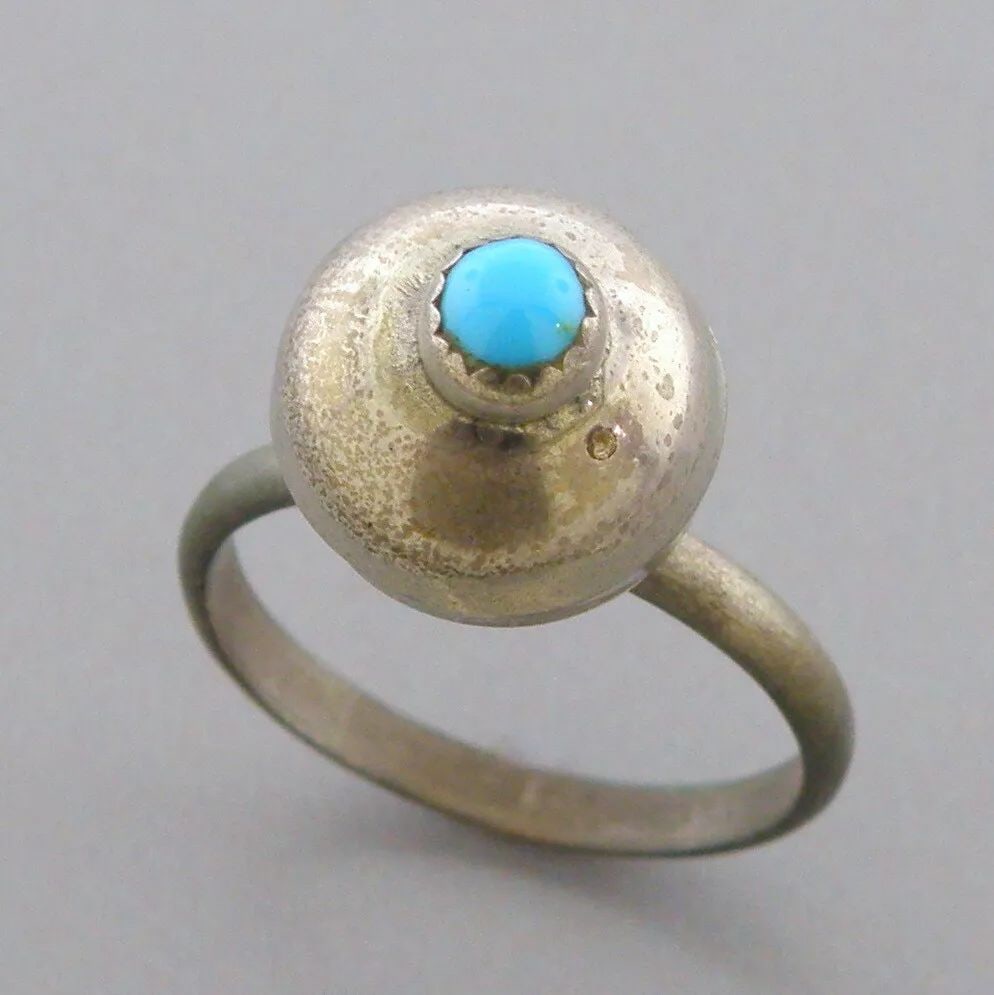 VINTAGE EARLY UNIQUE NAVAJO STERLING SILVER TURQUOISE BALL RING SIZE 8: VINTAGE TURQUOISE STERLING SILVER RING Vintage Navajo Turquoise sterling silver ring Size 8 Ring head Measures 0.48" in diameter Vintage, Pre-owned, in good condition for its age, please refer to pics
