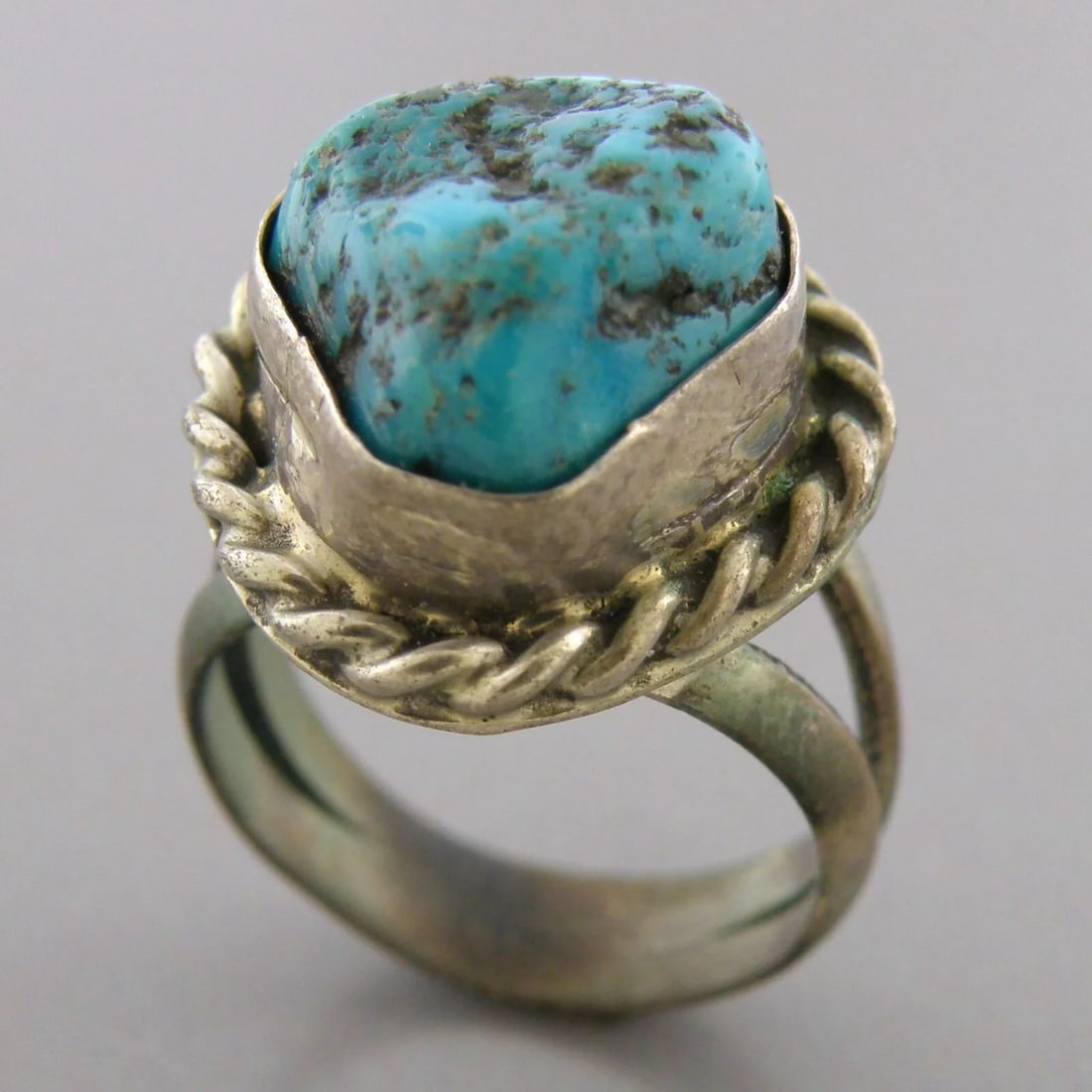 VINTAGE BEAUTIFUL NAVAJO STERLING SILVER NUGGET TURQUOISE RING SIZE 4 (1 of 2)
