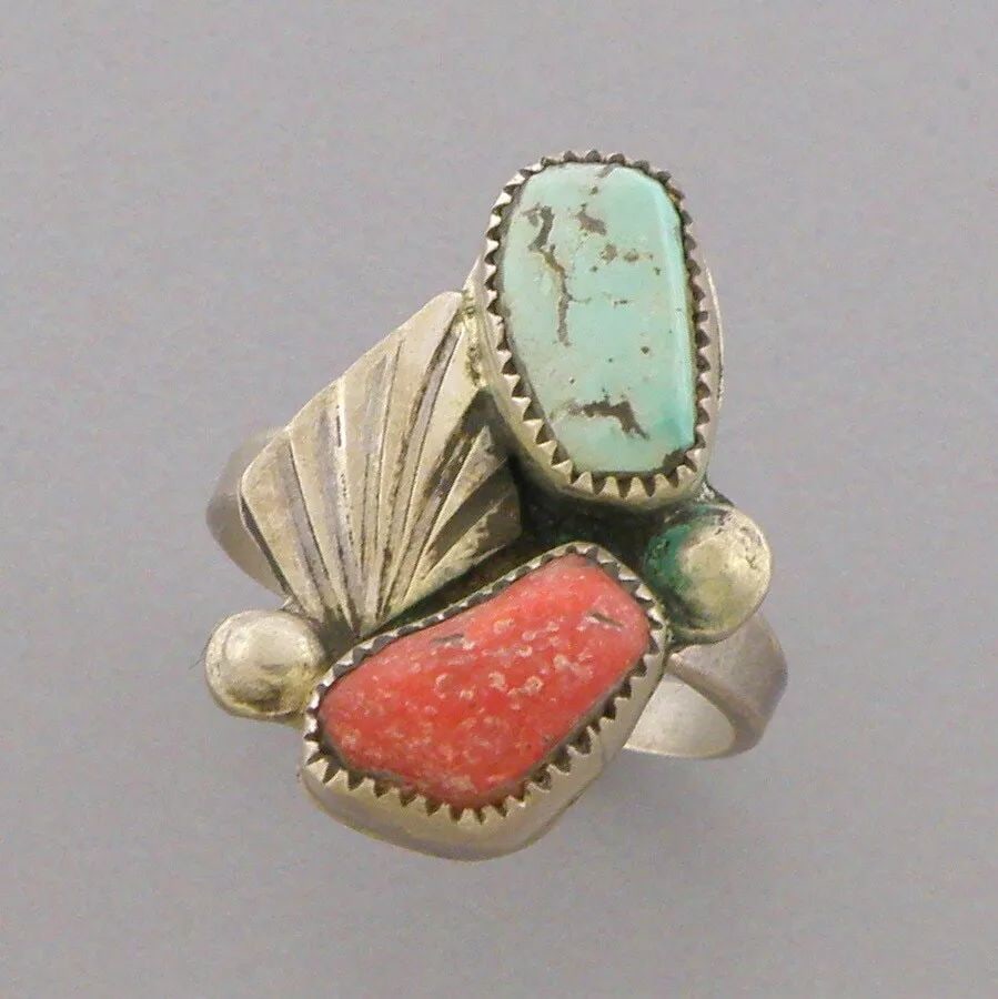 VINTAGE BEAUTIFUL NAVAJO STERLING SILVER TURQUOISE CORAL RING (1 of 2)