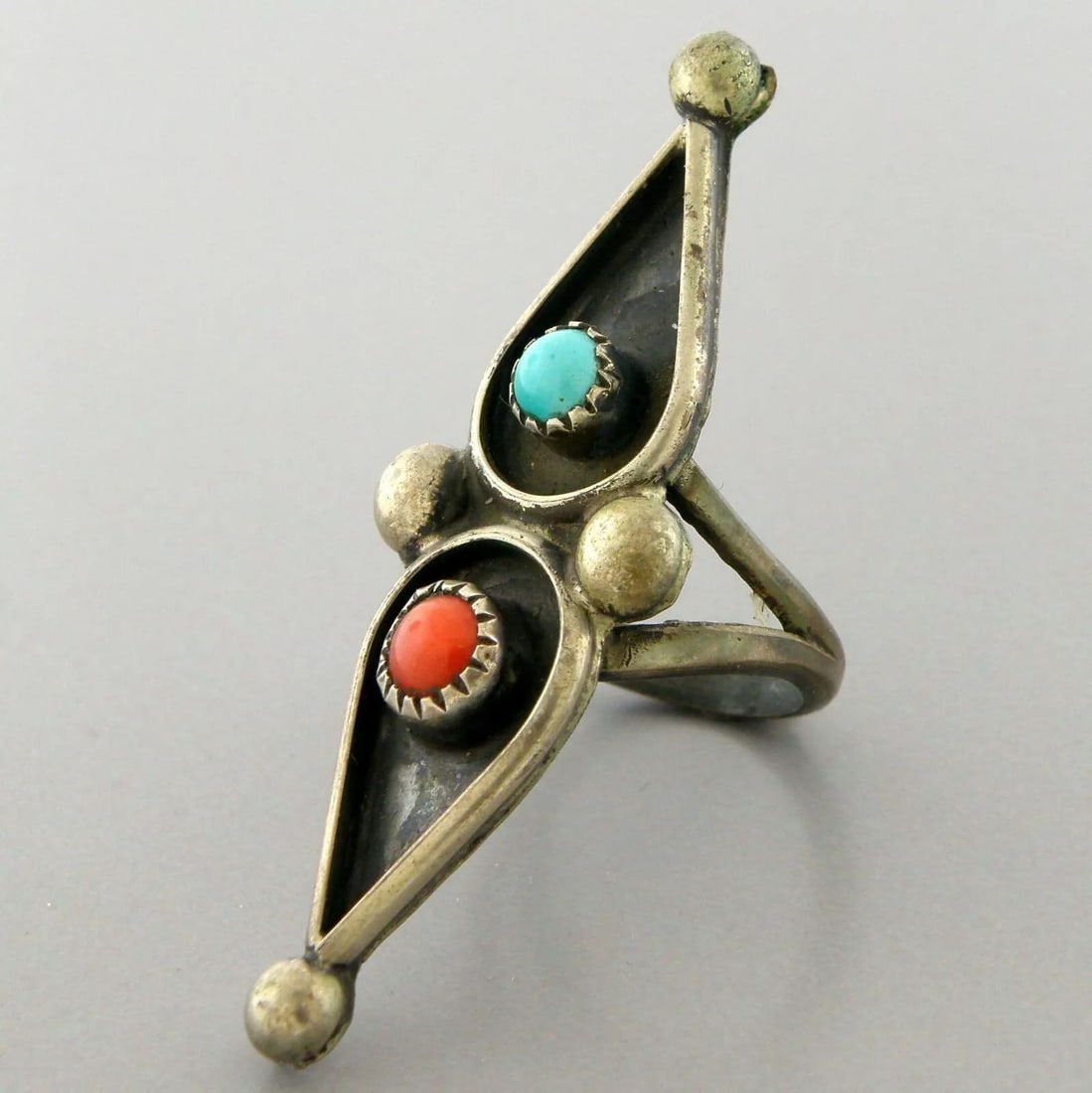 VINTAGE NAVAJO STERLING SILVER TEARDROP TURQUOISE CORAL RING SIZE 6 (1 of 2)