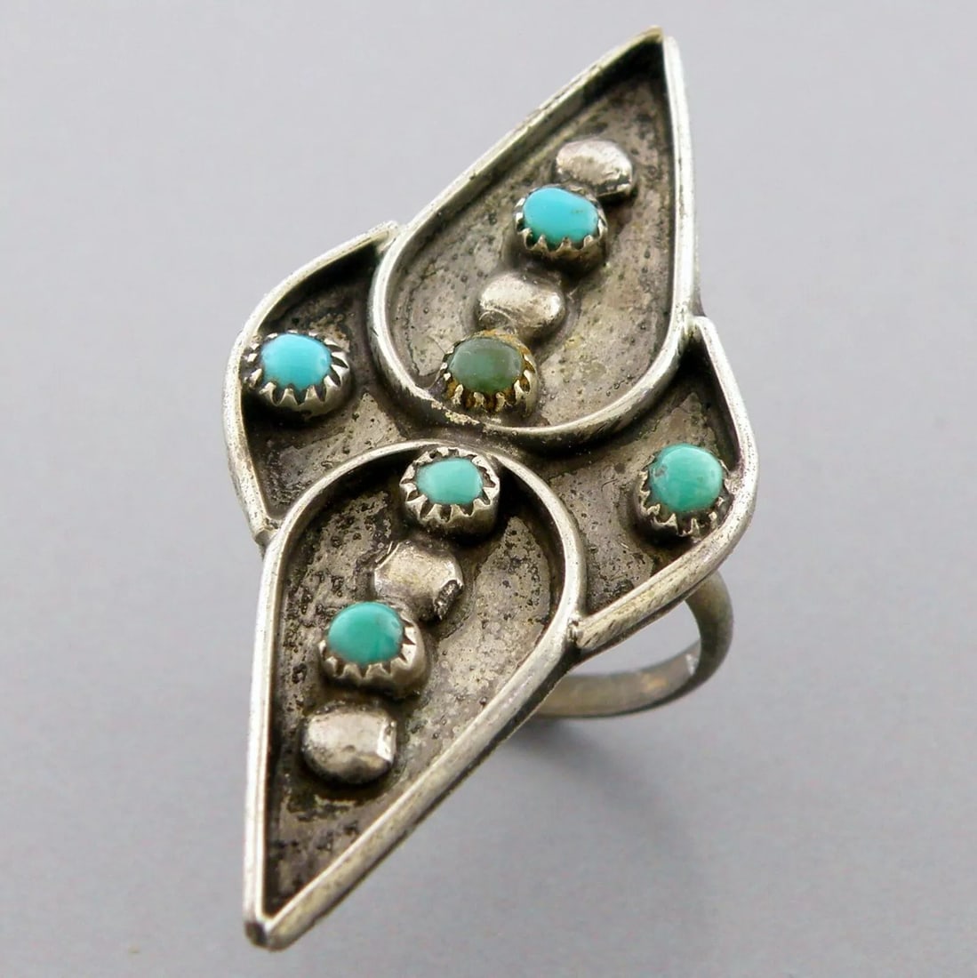 VINTAGE NAVAJO STERLING SILVER SNAKE EYES TURQUOISE RING LARGE (1 of 2)