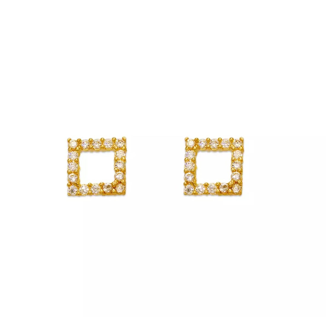 NEW 14K YELLOW GOLD SQUARE PAVE CZ STUD EARRINGS: NEW 14K YELLOW GOLD SQUARE PAVE CZ STUD EARRINGS 14K Yellow Gold Approx. 6x6mm Cubic Zirconia Screw Backing Weight: 2.0 Grams