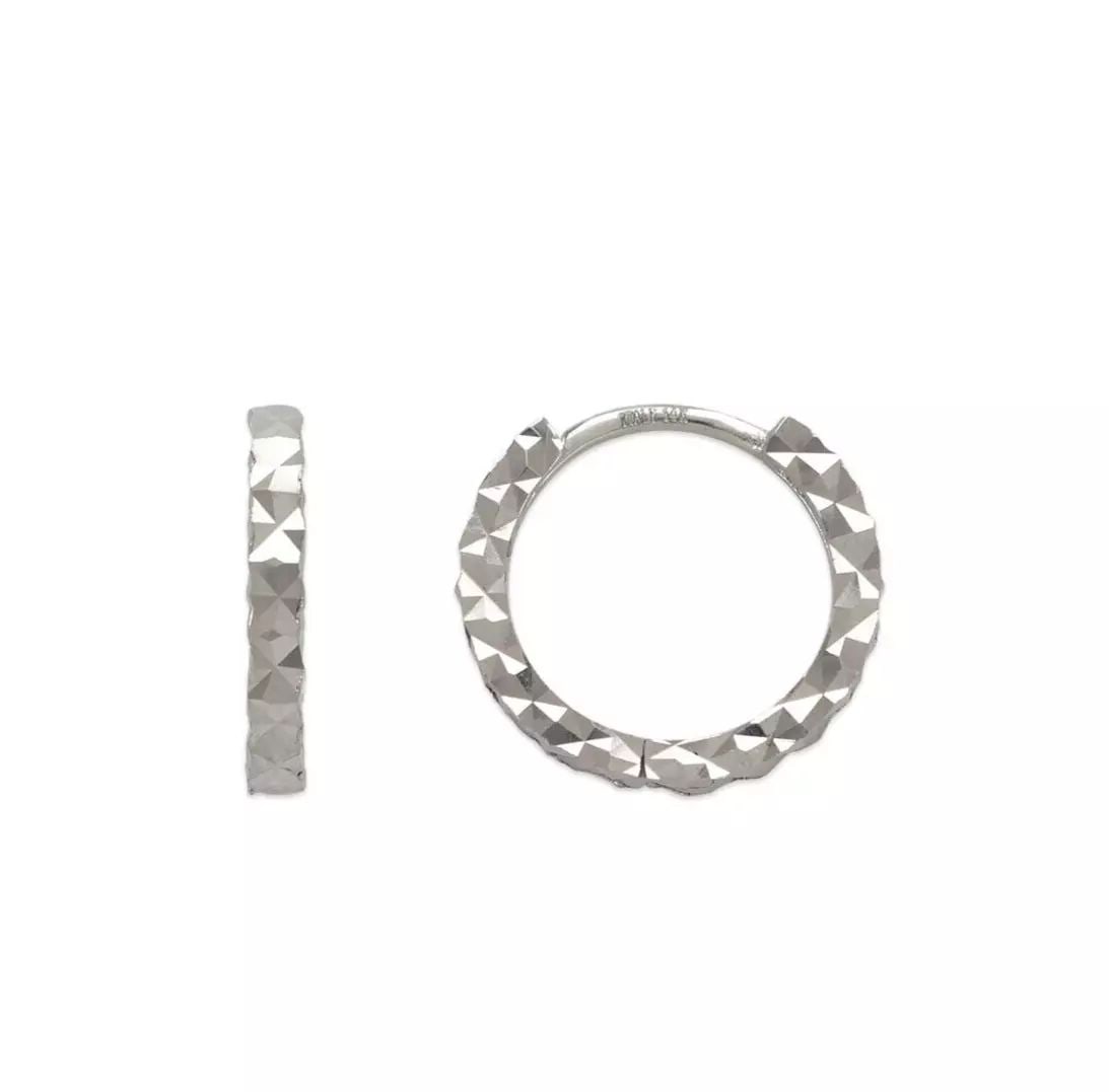 NEW 14K WHITE GOLD 12mm DIAMOND CUT HUGGIE EARRINGS: NEW 14K WHITE GOLD 12mm DIAMOND CUT HUGGIE EARRINGS 14K White Gold Approx. 1.5x12mm High Polished/Diamond Cut Available in Yellow Gold Weight: 1.4 Grams