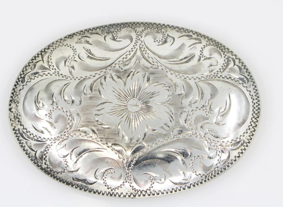 B-K SILVERSMITHS HAND ENGRAVED STERLING SILVER OVAL BELT BUCKLE 46.9GR (1 of 2)
