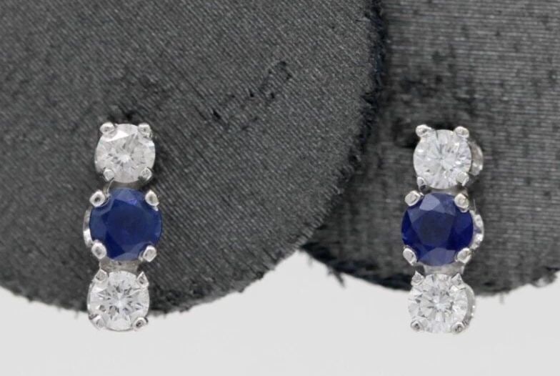 14K WHITE GOLD SAPPHIRE & DIAMOND DROP STUD EARRINGS 0.9 GRAMS: 14K WHITE GOLD SAPPHIRE & DIAMOND DROP STUD EARRINGS 0.9 GRAMS 14K WHITE GOLD SAPPHIRE & DIAMOND DROP STUD EARRINGS 0.9 GRAMS Description 14K White Gold Sapphire & Diamond Drop Earrings Earrings is in