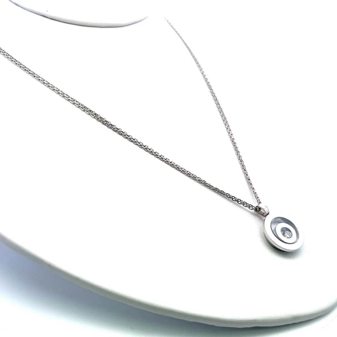CHOPARD 0.07 CARAT ROUND BRILLIANT DIAMOND 18 KARAT WHITE GOLD PENDANT NECKLACE (1 of 2)