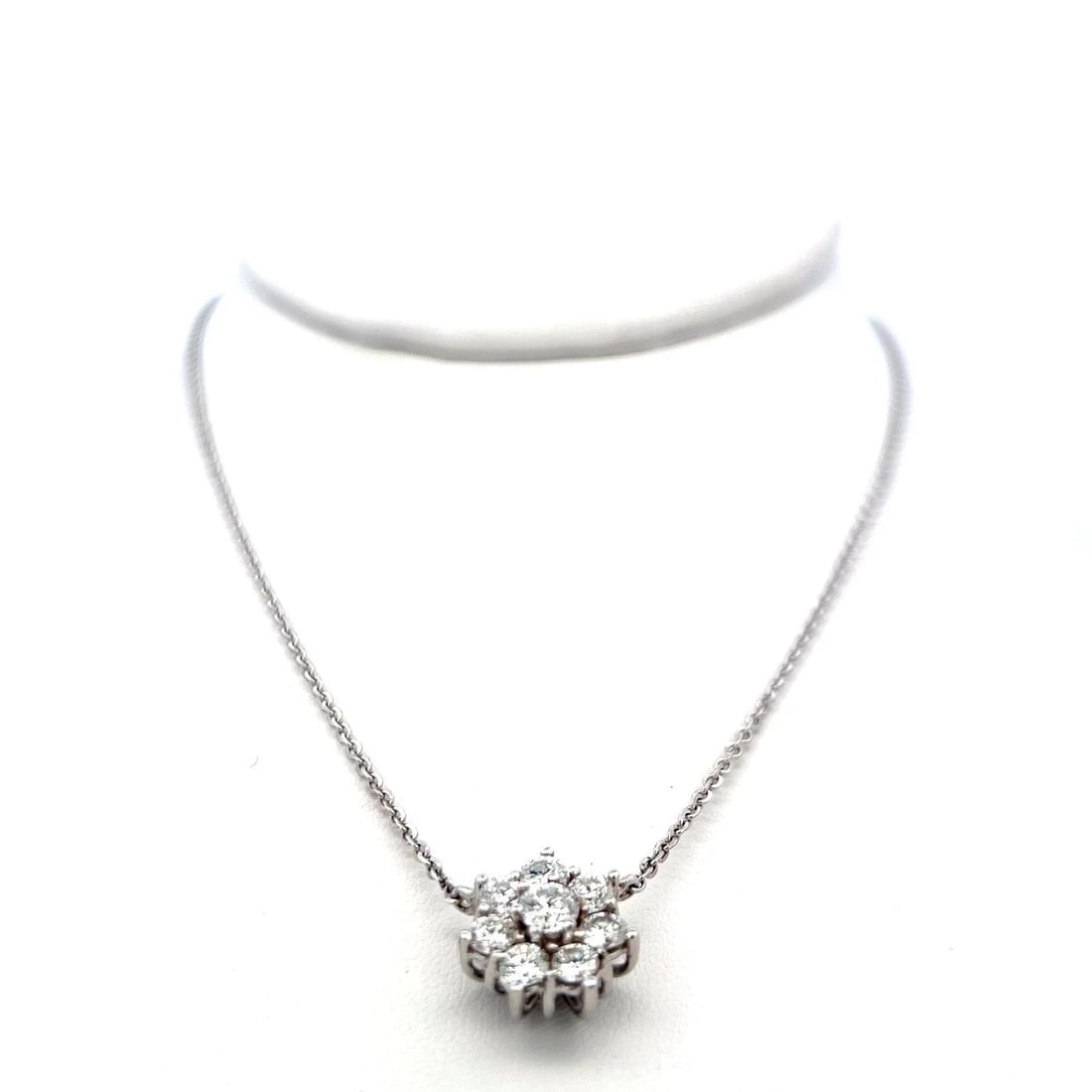 0.80 CARAT ROUND BRILLIANT G VS1 DIAMOND 18 KARAT WHITE GOLD PENDANT NECKLACE (1 of 2)