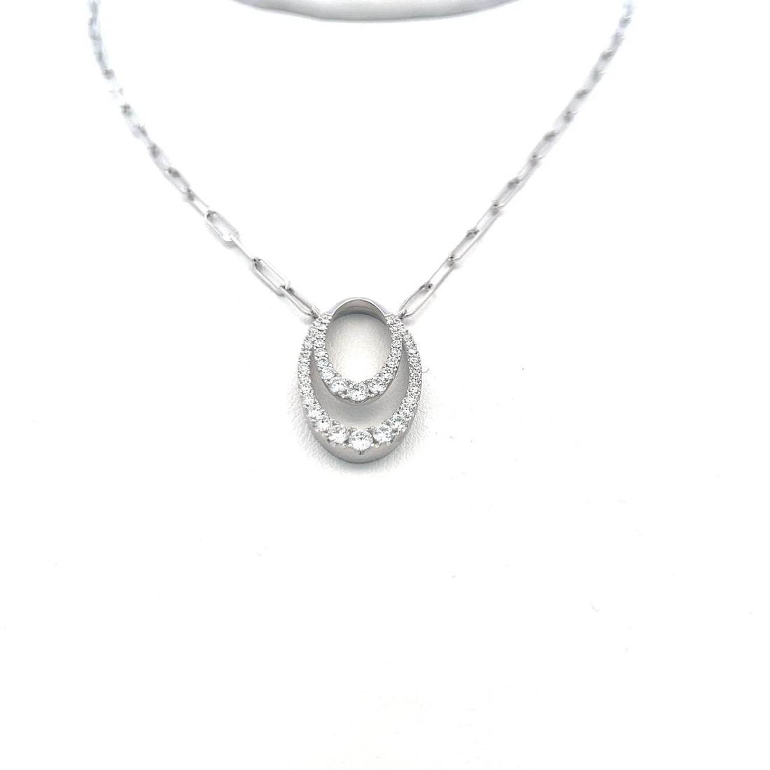 0.64 CARAT ROUND BRILLIANT G VS2 DIAMOND 14 KARAT WHITE GOLD PENDANT NECKLACE (1 of 2)