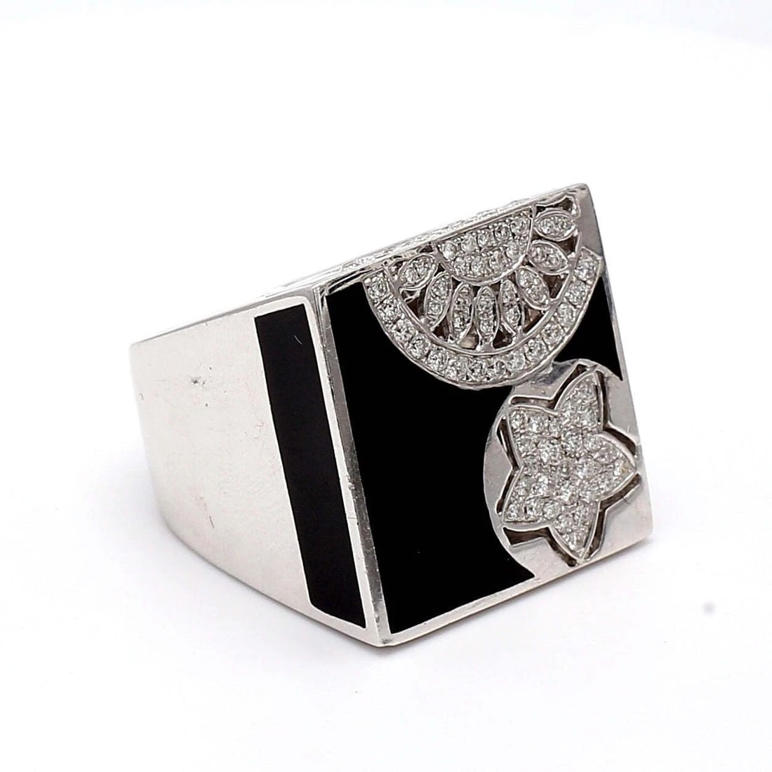 VINTAGE 7.25 GRAMS 0.70 CARAT DIAMOND 18K WHITE GOLD COCKTAIL RING (1 of 2)