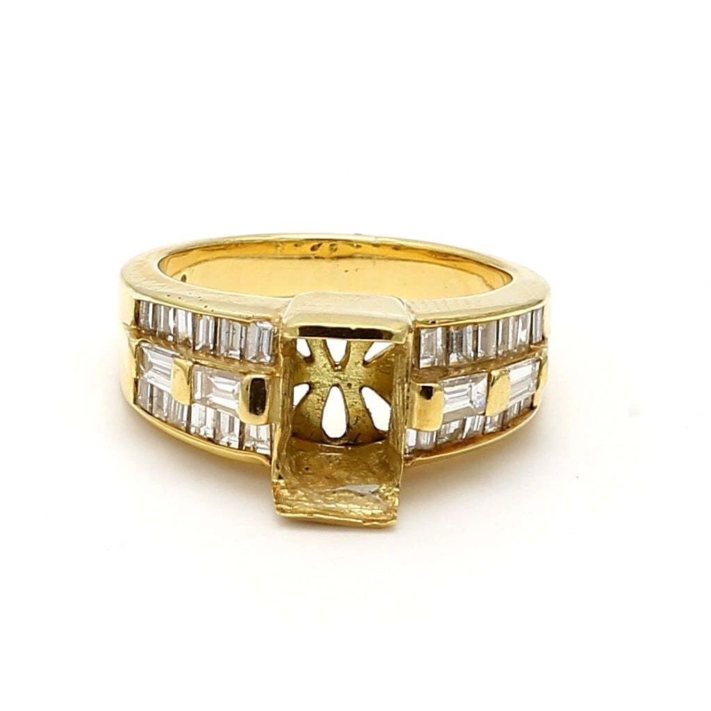 1.12 CARAT TAPERED BAGUETTE SHAPE DIAMOND 18K YG GEMS STONE RING (1 of 2)