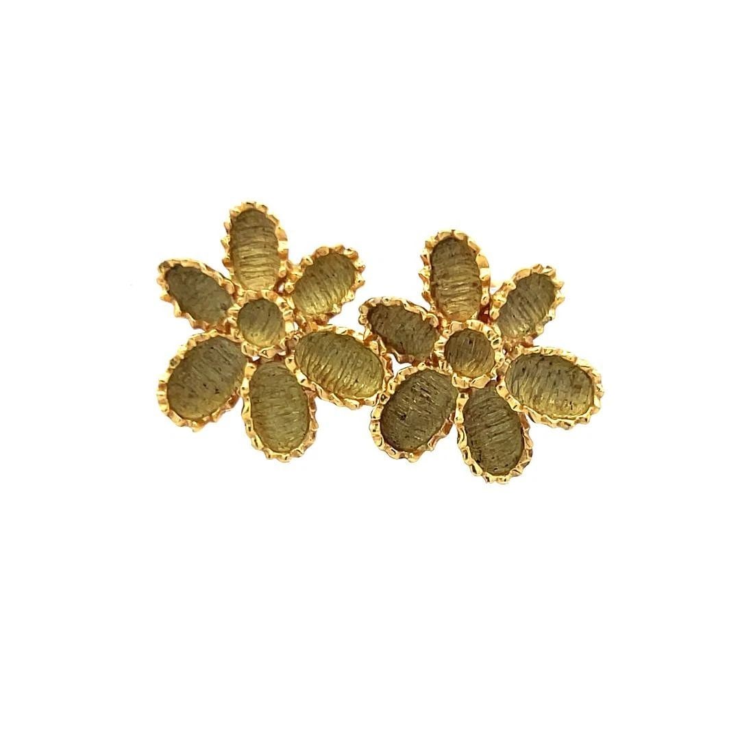 VINTAGE 10.40 GRAMS 18 KARAT YELLOW GOLD CLIP ON FLOWER EARRINGS (1 of 2)