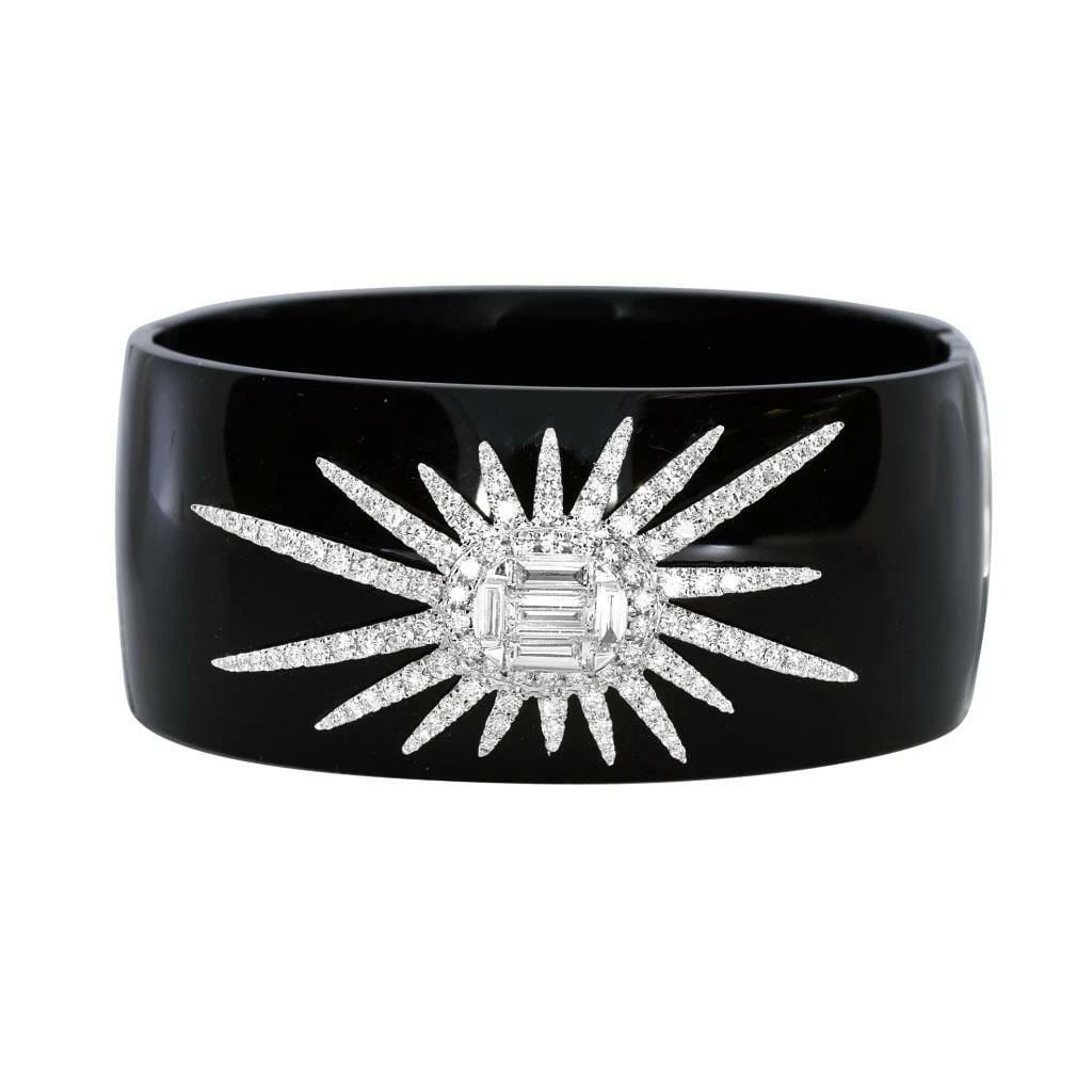 18KT RARE FANCY STARBURST DIAMOND BLACK AGATE BANGLE BRACELET: 18KT RARE FANCY STARBURST DIAMOND BLACK AGATE BANGLE BRACELET The Following Item we are offering is this Beautiful Rare Important 18KT White Gold Brilliant White Diamond Starburst Black Agate Bangle B
