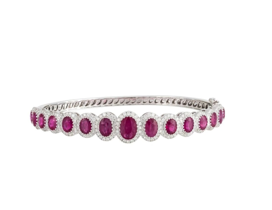 18KT GOLD FANCY RUBY DIAMOND CUFF BANGLE BRACELET: 18KT GOLD FANCY RUBY DIAMOND CUFF BANGLE BRACELET The Following Item we are offering is this Beautiful Rare Important 18KT Gold Sparkling Fancy Ruby Diamond Cuff Bangle Bracelet. BangleFEATURES Magnif