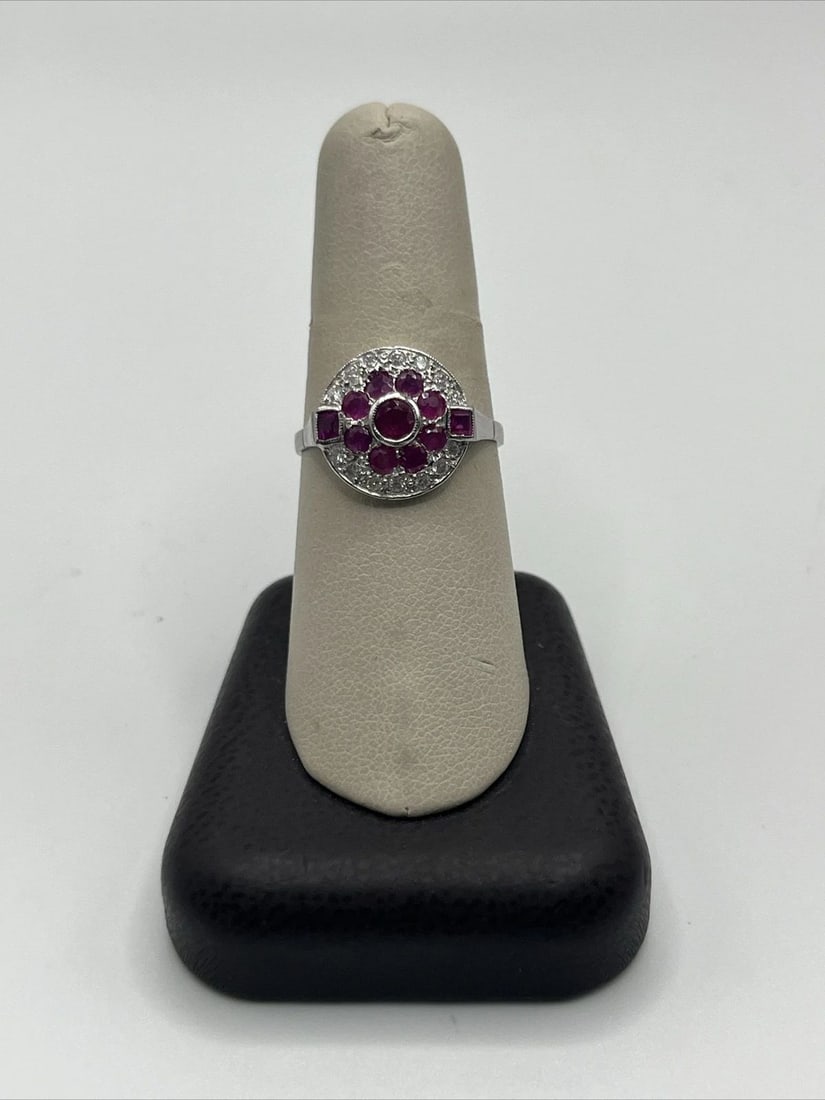 PLATINUM, RUBY & DIAMOND ESTATE RING SIZE 8.5 (1 of 2)