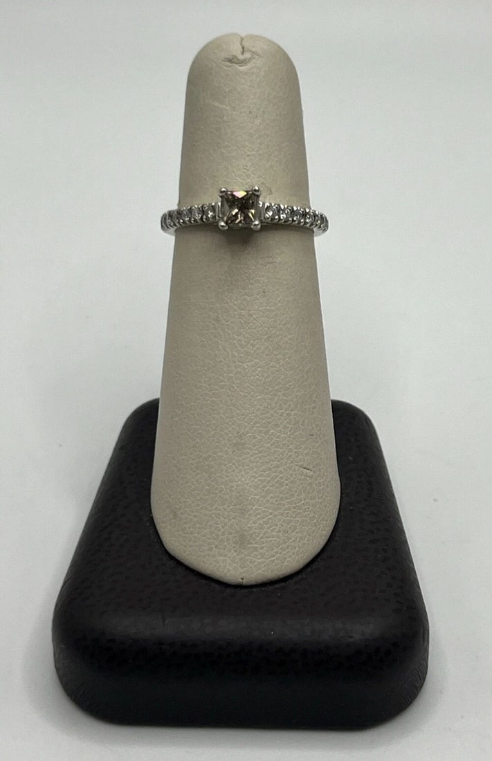 14KT WHITE GOLD & DIAMOND RING SIZE 6.25 (1 of 2)