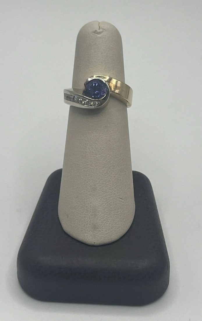 14K YELLOW GOLD, TANZANITE & DIAMOND RING SIZE 6.5 (1 of 2)