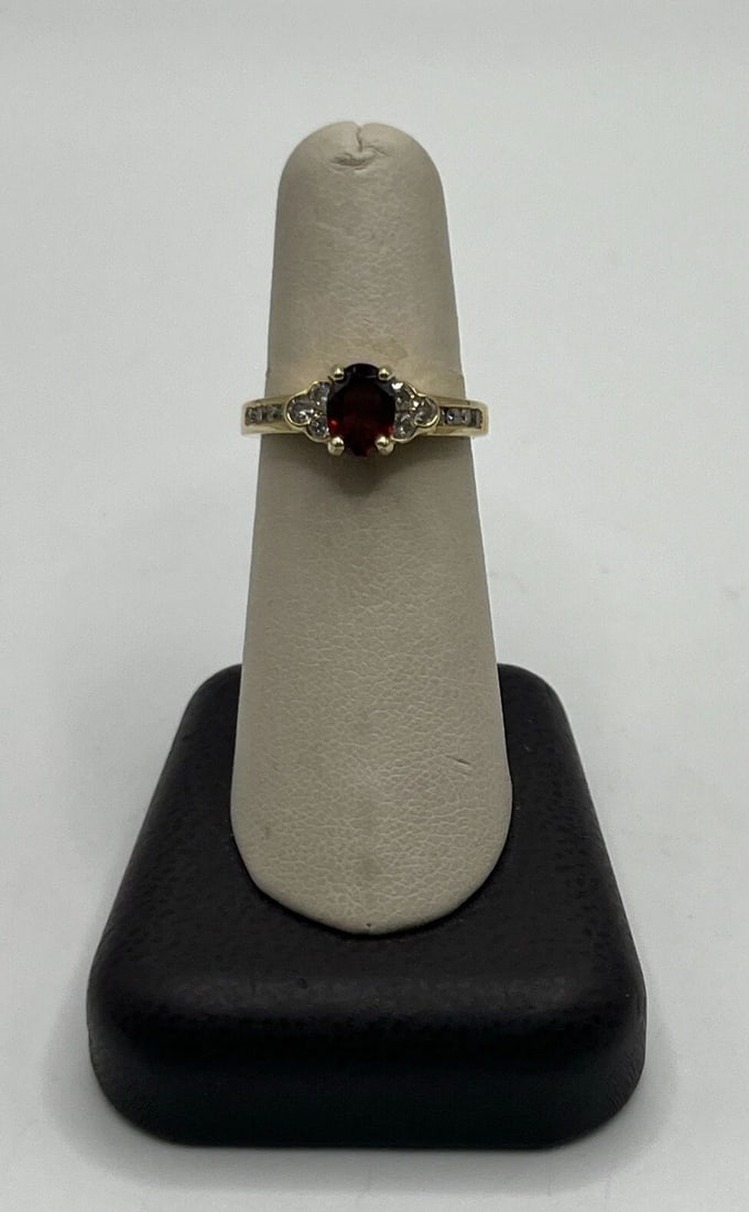14KT YELLOW GOLD, DIAMOND & GARNET RING SIZE 6.75 (1 of 2)