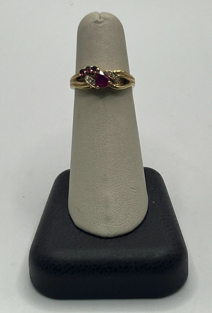 14KT YELLOW GOLD SIZE 6 RING WITH DIAMONDS & RUBY (1 of 2)