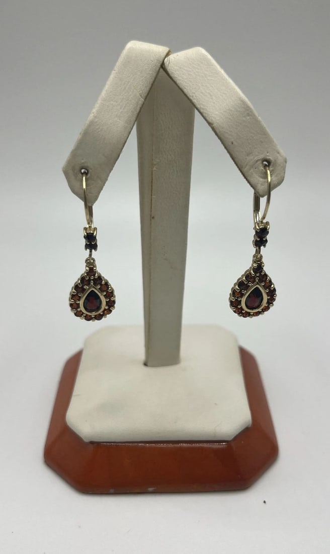 VINTAGE 14K YELLOW GOLD NATURAL PEAR SHAPE RHODOLITE GARNET DANGLE EARRINGS (1 of 2)