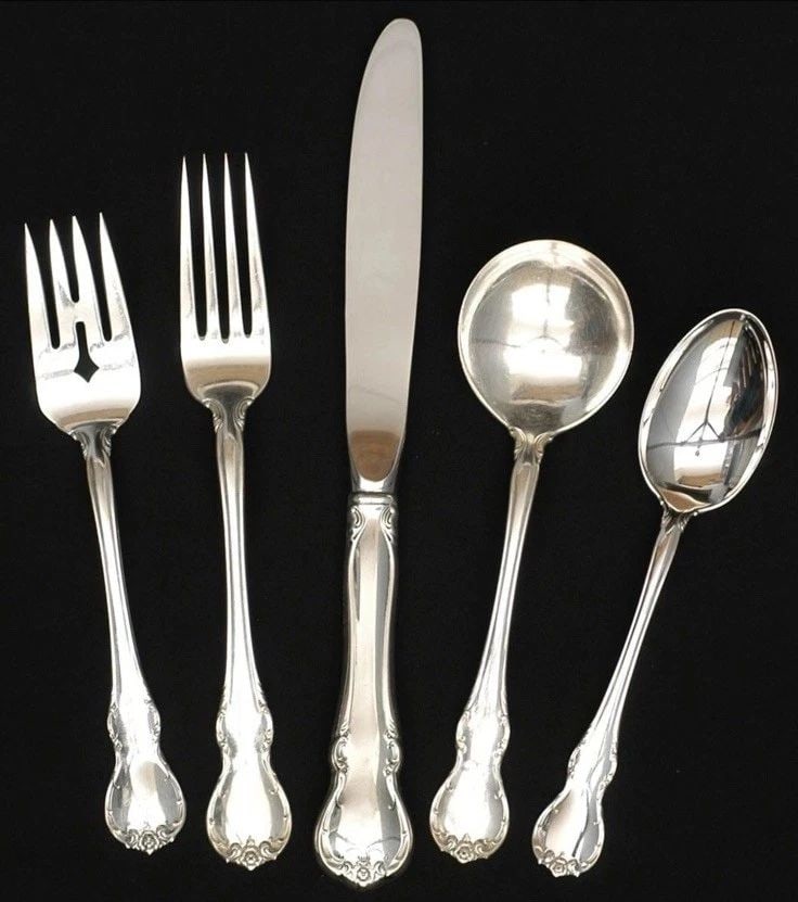 TOWLE SILVER FRENCH PROVINCIAL 5 PIECE PLACE SETTING (1 of 2)