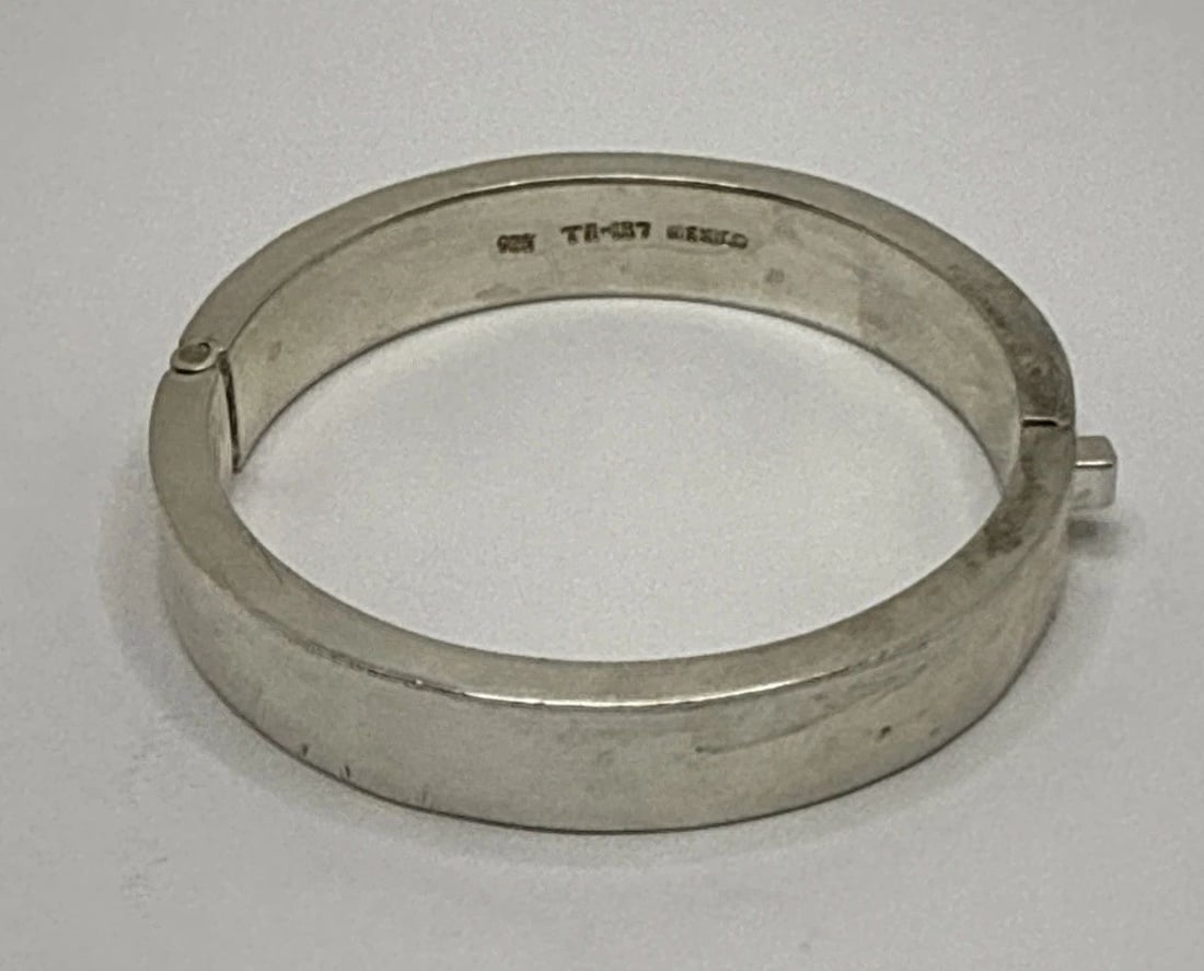 STERLING SILVER HINGED BANGLE BRACELET 48.1 G (1 of 2)