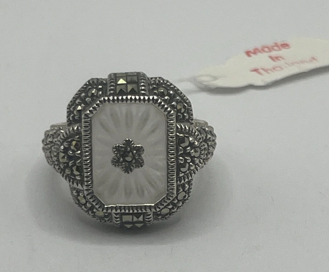 JUDITH JACK STERLING SILVER & MARCASITE RING SIZE 9: JUDITH JACK STERLING SILVER & MARCASITE RING SIZE 9 The Judith Jack Sterling Silver & Marcasite Ring in size 9 features a beautiful design with intricate details. Crafted from 925 sterling silver, thi