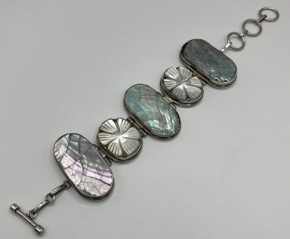 VINTAGE STERLING SILVER MOTHER OF PEARL BRACLET (1 of 2)