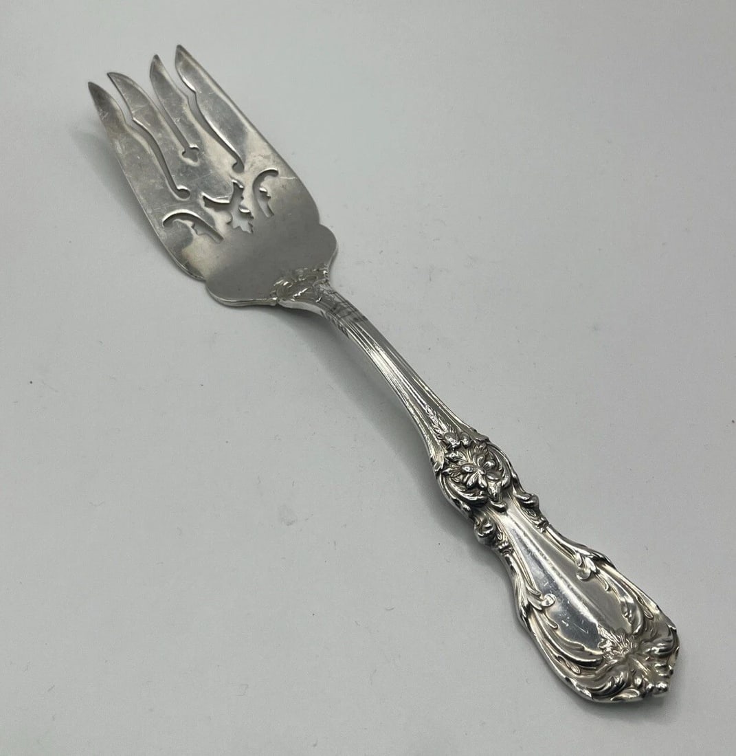 BURGUNDY BY REED AND BARTON COLD MEAT FORK: BURGUNDY BY REED AND BARTON COLD MEAT FORK This exquisite fork from the Burgundy collection by Reed & Barton is a must-have for any silverware enthusiast. Crafted from high-quality sterling silver (.9