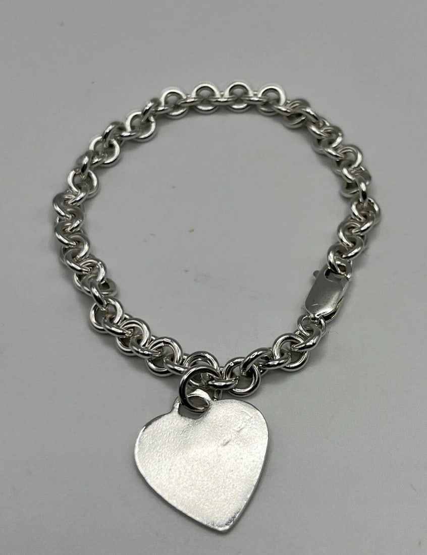 STERLING SILVER CIRCLE LINK BRACELET WITH HEART CHARM (1 of 2)