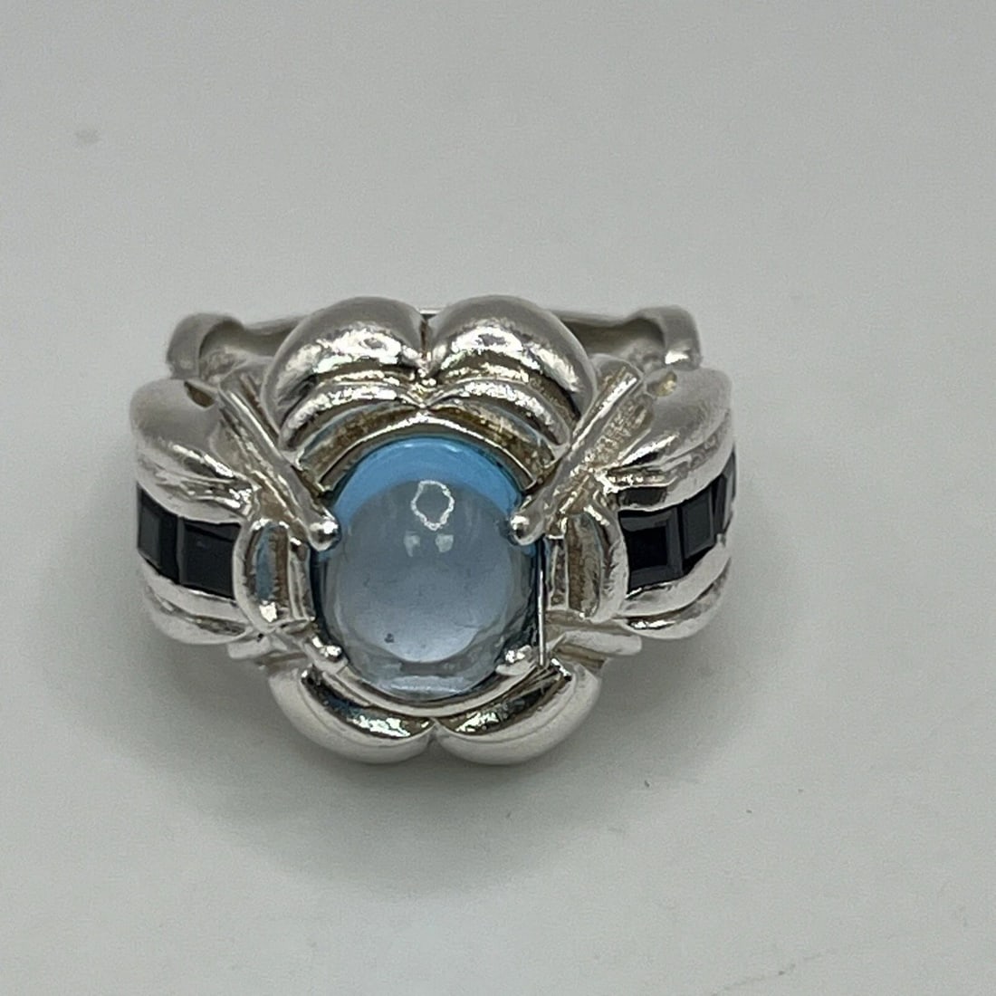 STERLING SILVER & BLUE TOPAZ RING SIZE 5.75 (1 of 2)