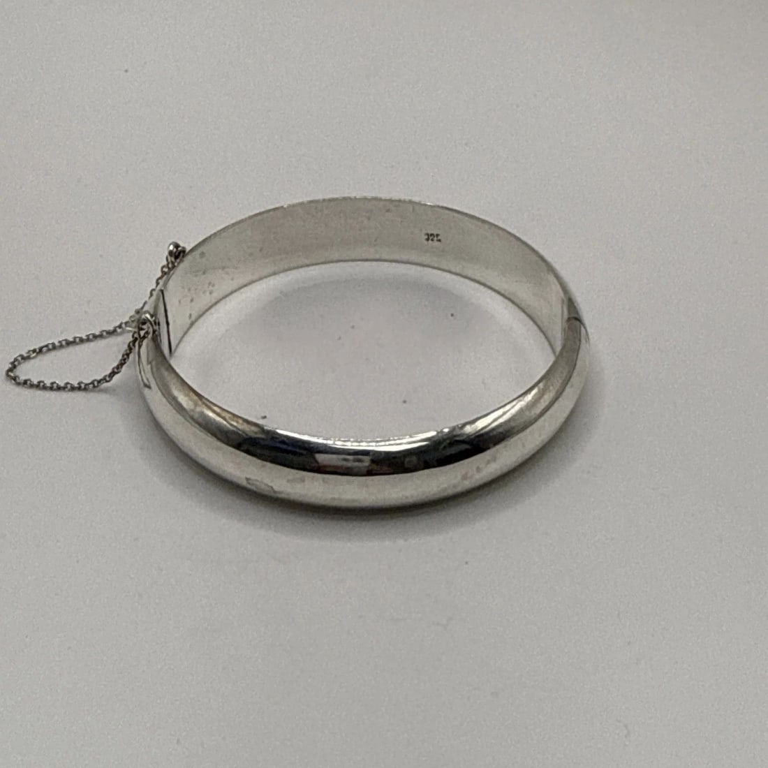 STERLING SILVER THICK HINGED BANGLE BRACELET 13.4 GRAMS (1 of 2)
