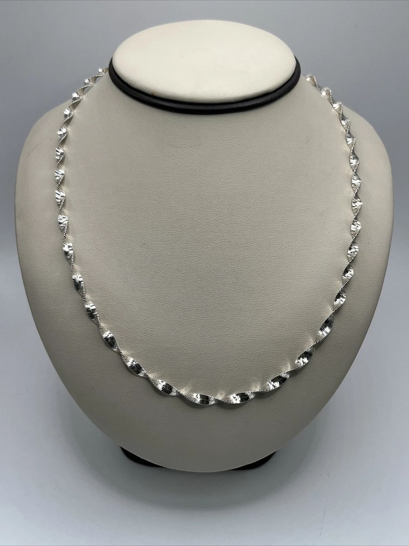 20" TWISTED STERLING SILVER CHAIN 10 GRAMS (1 of 2)