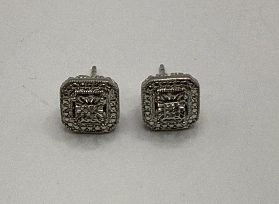 SQUARE STERLING SILVER STUD EARRINGS WITH COLORLESS STONES (1 of 2)