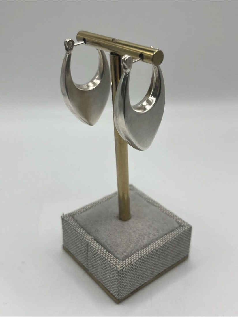 STERLING SILVER OVAL HOOPS (1 of 2)