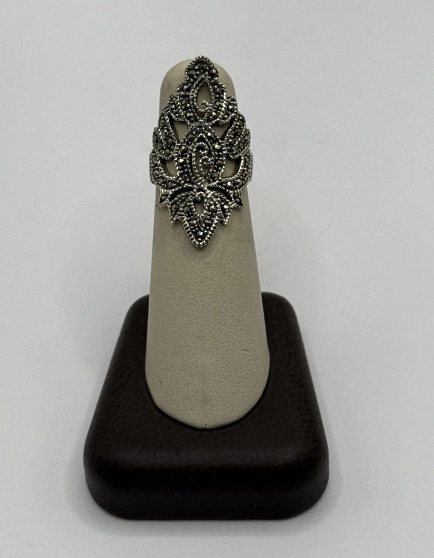STERLING SILVER & MARCASITE RING SIZE 6 (1 of 2)