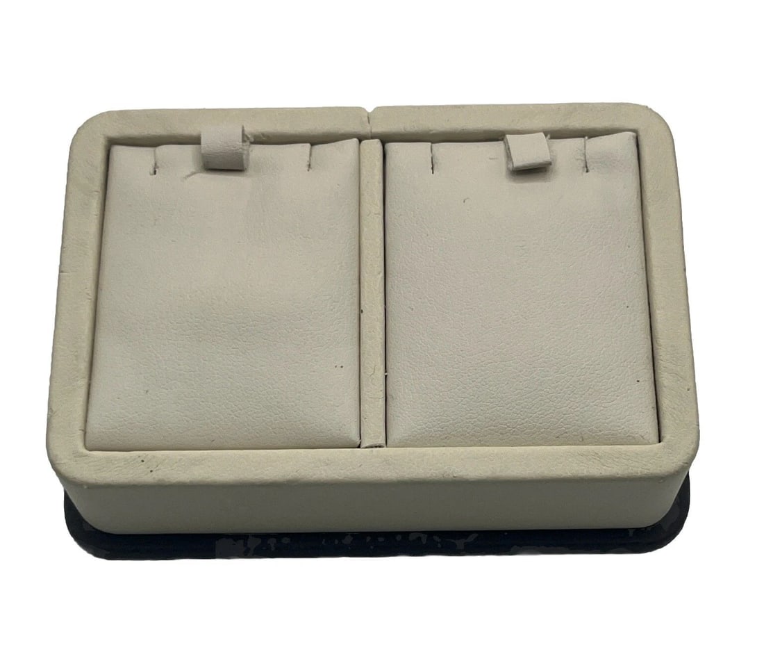 DOUBLE NECKLACE DISPLAY UNIT (1 of 2)